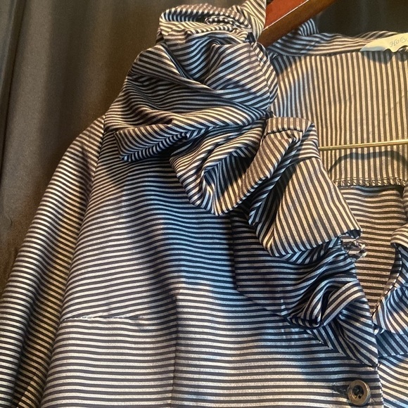 🌎Gorgeous Holy G Blouse - Picture 2 of 9